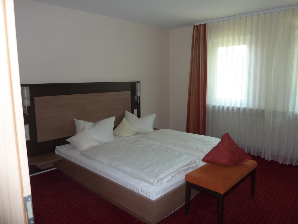 Hotel Gasthof Koenig Karl Freudenstadt Rum bild