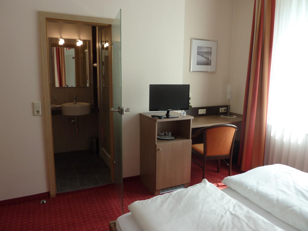 Hotel Gasthof Koenig Karl Freudenstadt Rum bild