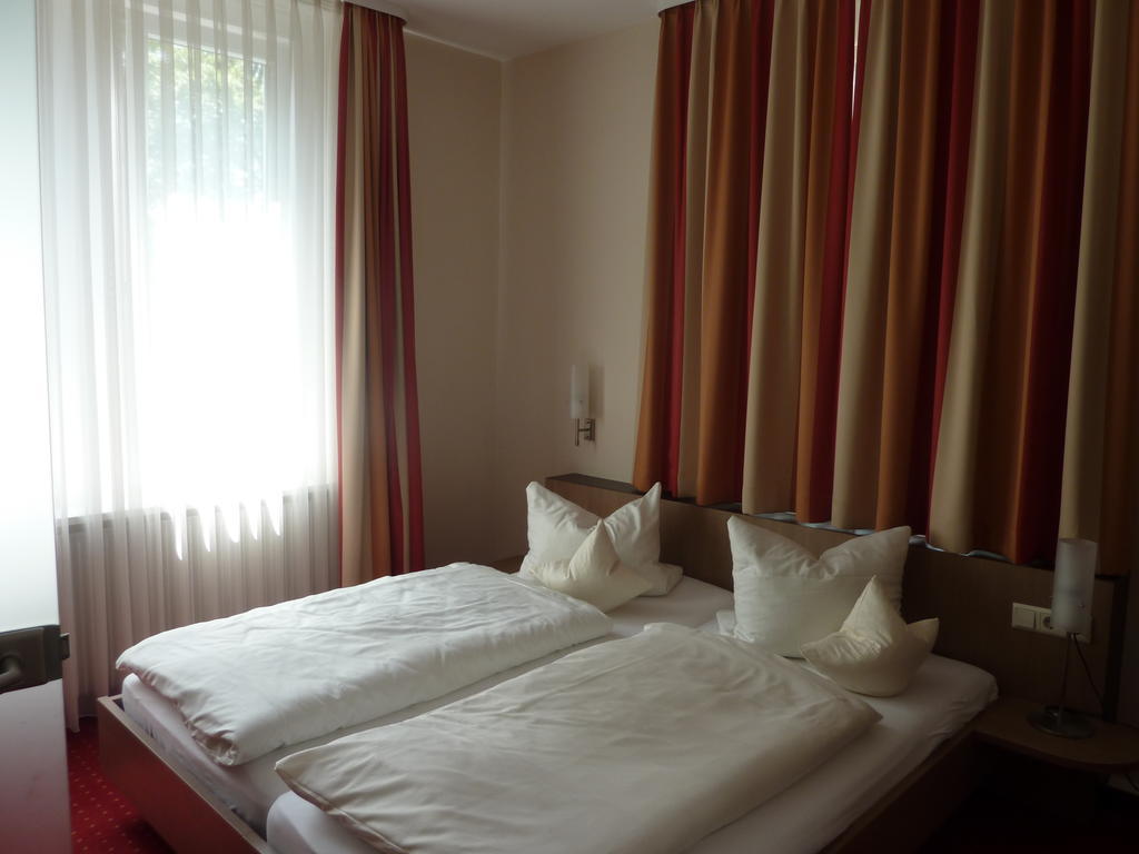 Hotel Gasthof Koenig Karl Freudenstadt Rum bild